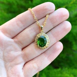 Elegant Gold Emerald Green Pendant Necklace - 18” (New)